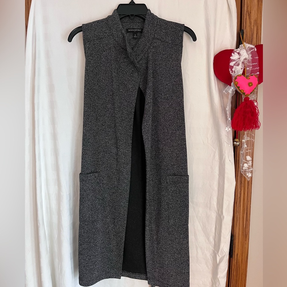 Banana Republic Sleeveless Overcoat Size S